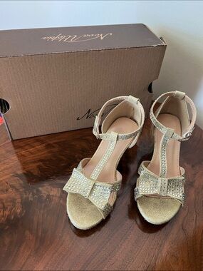 Sparkling Bow T-Strap Heels in Gold